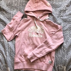 Baby pink ROOTS sweater